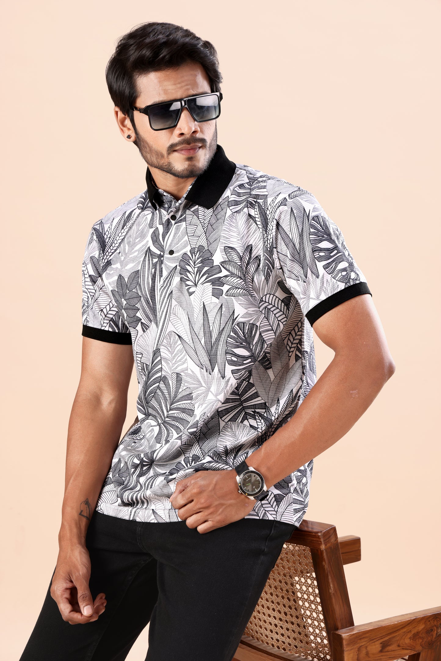 Men's Tropical Leaf Print Polo Tshirt: Bold Style for Every Outing