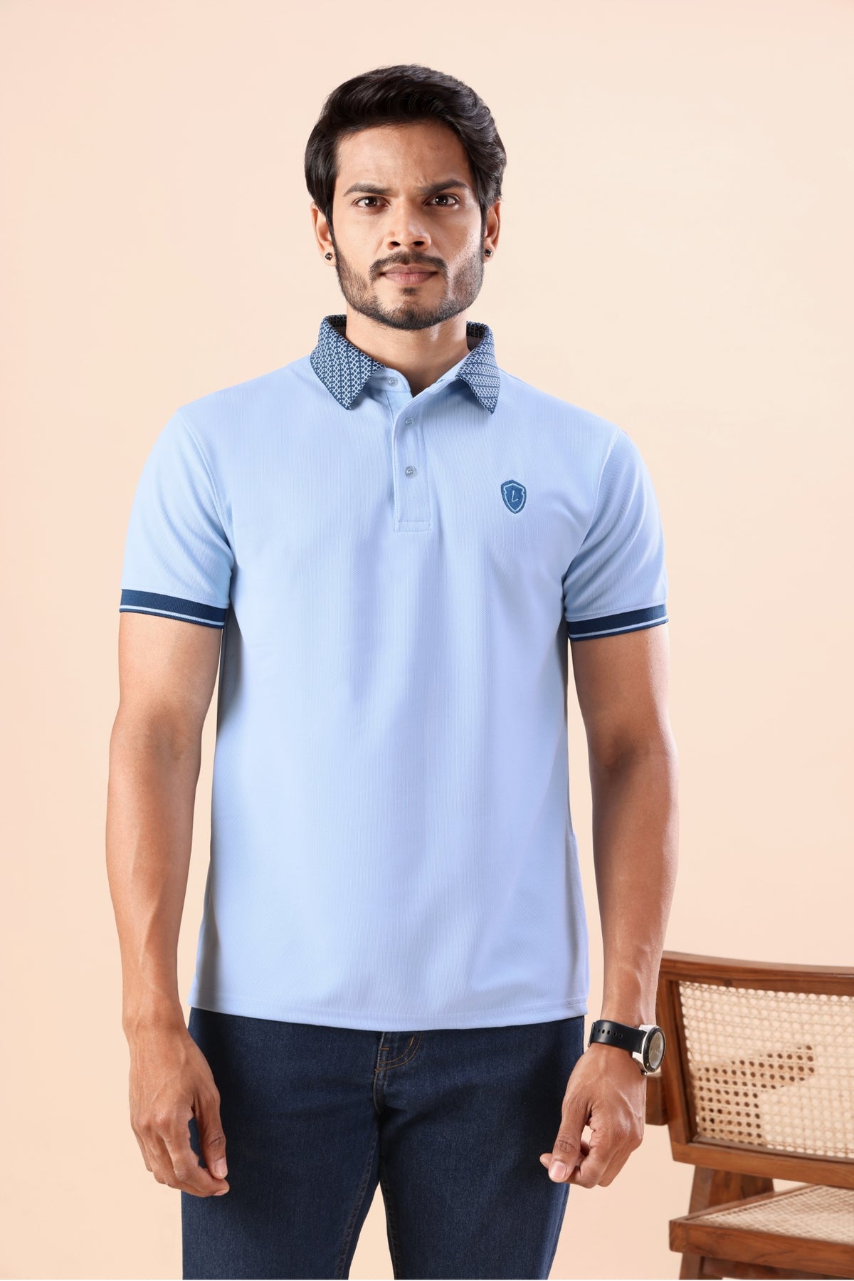 Men's Arctic Blue Patterned Polo Tshirt: Modern Style & Breathability