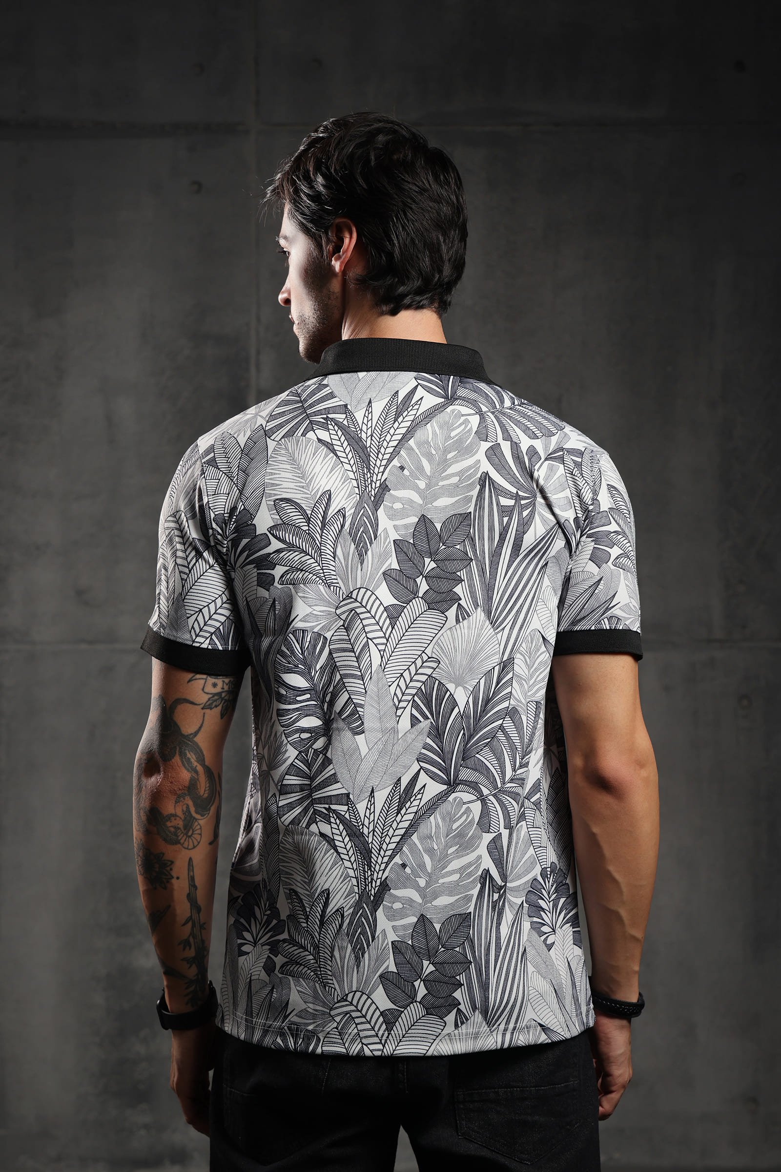 Men's Tropical Leaf Print Polo Tshirt: Bold Style for Every Outing - Image 3